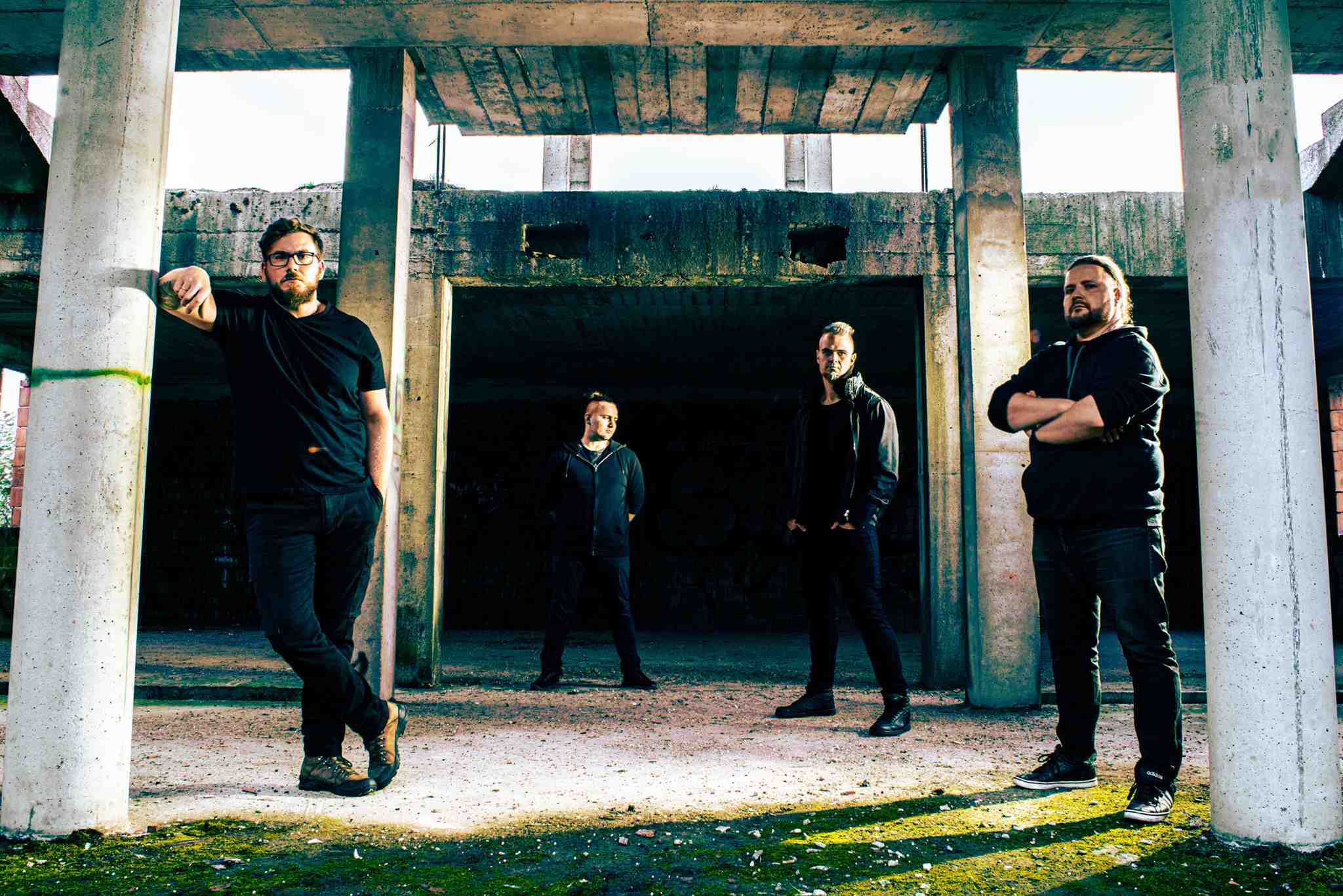 Dystopia - Szöveges videóval hozta ki a legújabb dalát a szegedi progresszív/modern metal zenekar: 'Utolsó Repülés'
